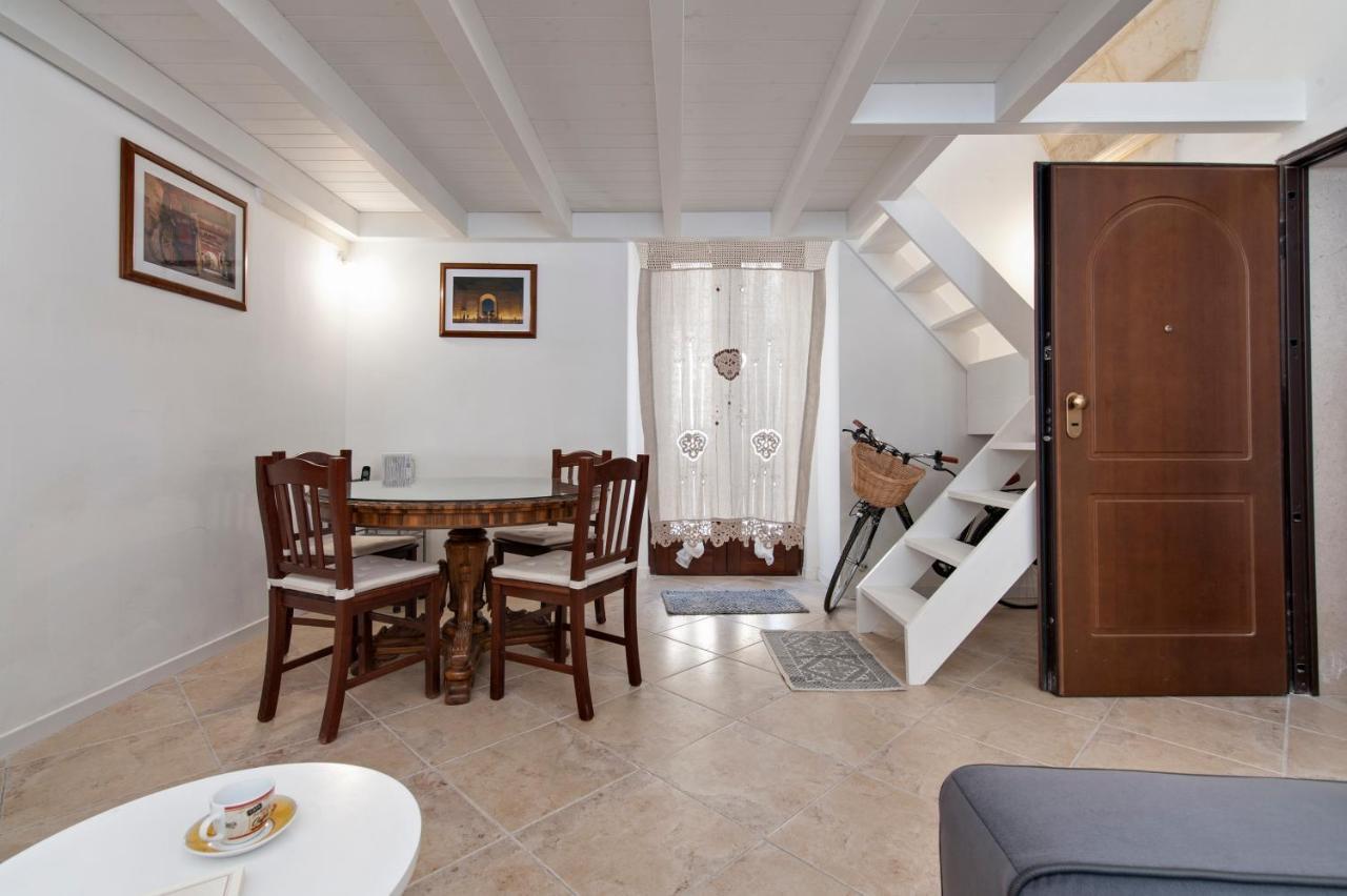Mesagnesi Loft Centro Storico - SITCase Appartamento Lecce Esterno foto